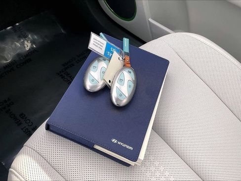 Used 2025 Hyundai Ioniq 5 Limited image 14