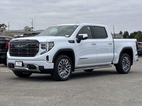New 2026 GMC Sierra 1500 Denali Ultimate w/ LPO, Black Badging Package AWD/4WD image 6