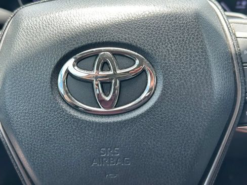 Used 2021 Toyota Camry SE FWD image 31