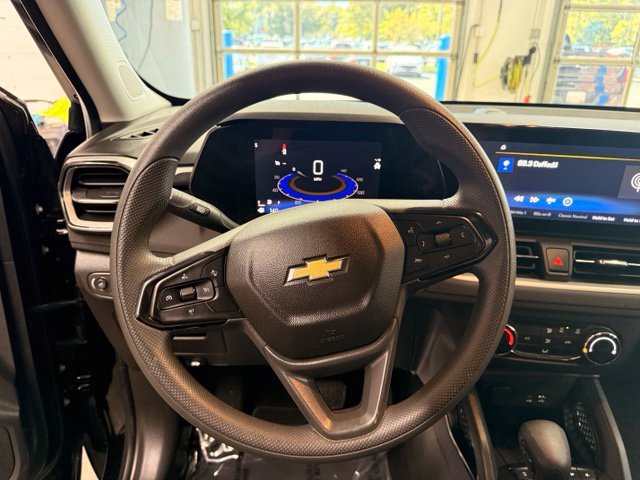 Used 2024 Chevrolet TrailBlazer LS w/ LS Convenience Package FWD image 11