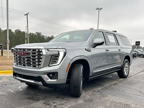 New 2026 GMC Yukon XL Denali w/ Sun & Power Step Package AWD/4WD image 2