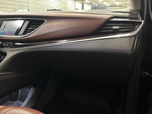 Used 2018 Buick Enclave Avenir w/ Avenir Technology Package AWD/4WD image 30