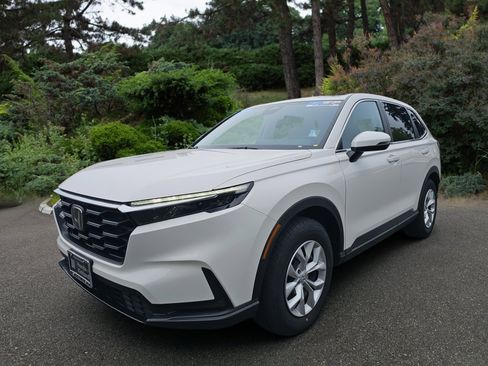 Certified 2025 Honda CR-V LX image 3