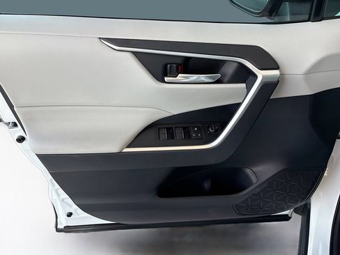 Certified 2025 Toyota RAV4 XLE w/ Convenience Package FWD image 24
