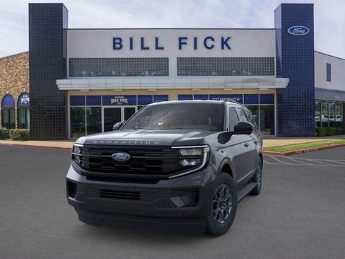 New 2025 Ford Expedition Active image 2