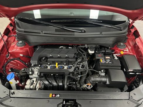 Used 2025 Hyundai Venue SEL FWD image 23