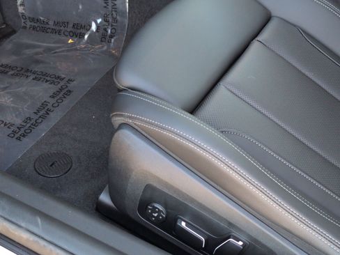 Used 2025 BMW 230i Coupe w/ M Sport Package image 17