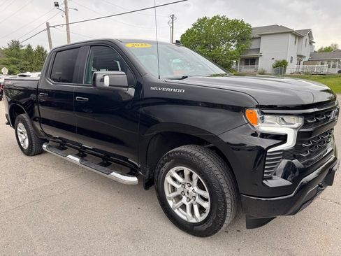 Used 2022 Chevrolet Silverado 1500 RST w/ Convenience Package II AWD/4WD image 3