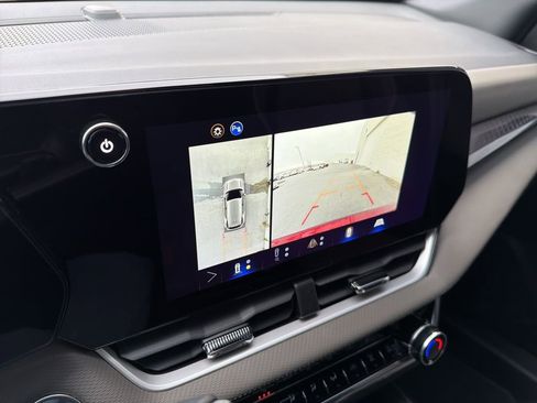 Used 2025 Chevrolet Equinox LT w/ Convenience Package II image 15