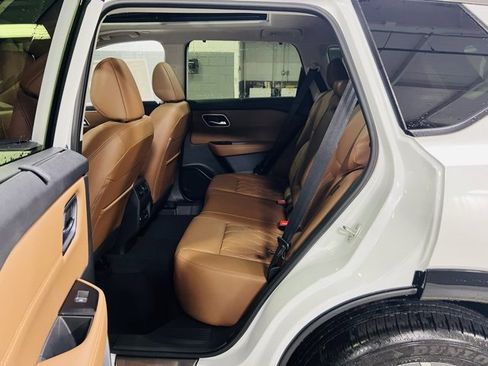 New 2026 Nissan Rogue Platinum image 28