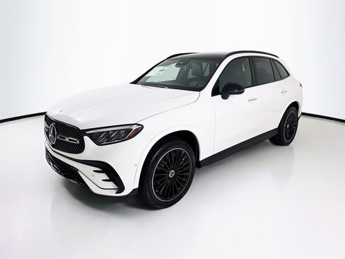 New 2026 Mercedes-Benz GLC 350e 4MATIC image 3