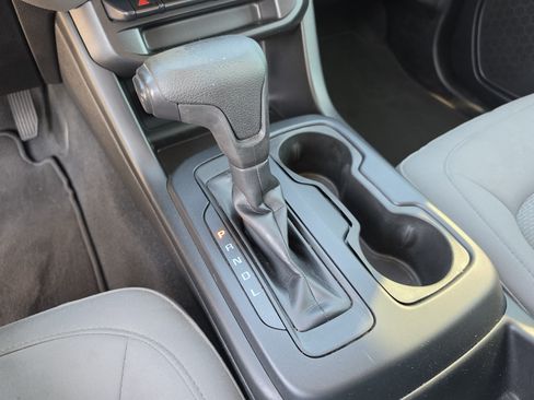 Used 2020 Chevrolet Colorado W/T w/ WT Convenience Package RWD image 29