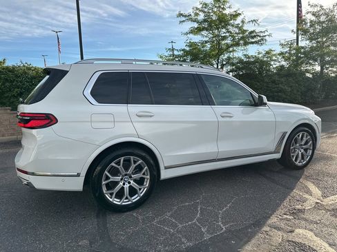 Used 2023 BMW X7 xDrive40i AWD/4WD image 8