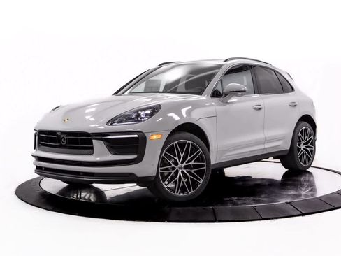 Certified 2026 Porsche Macan AWD/4WD image 1