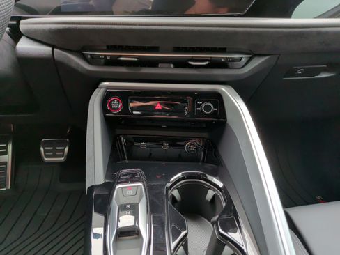 Used 2025 Audi SQ5 Premium Plus AWD/4WD image 24