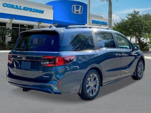 New 2026 Honda Odyssey Touring image 4