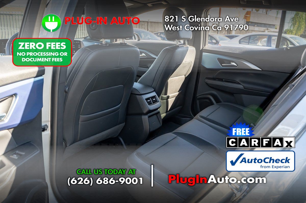 Used 2024 Chevrolet Equinox EV LT w/ LPO, Active Package FWD image 8