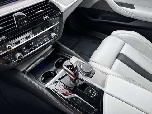 Used 2021 BMW M5 image 26