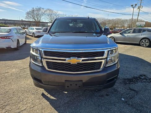 Used 2018 Chevrolet Suburban LT image 2