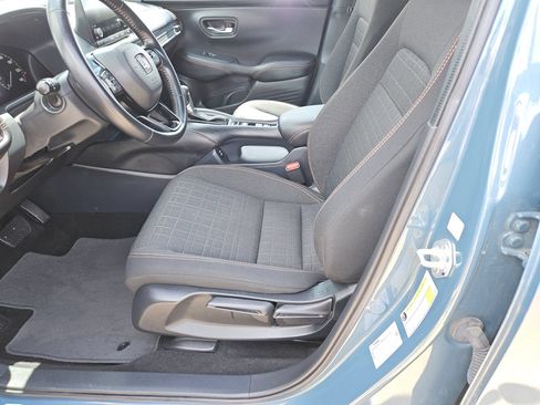 Certified 2025 Honda HR-V Sport image 15