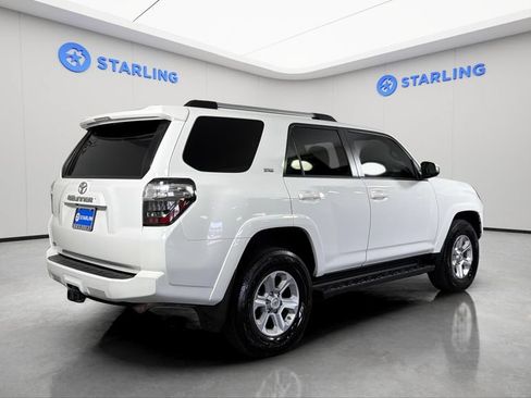 Used 2019 Toyota 4Runner SR5 AWD/4WD image 9