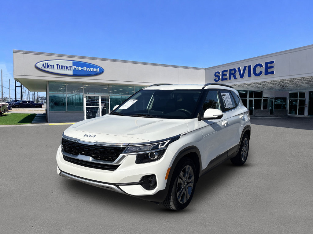 Used 2023 Kia Seltos S w/ Navigation Package FWD image 4