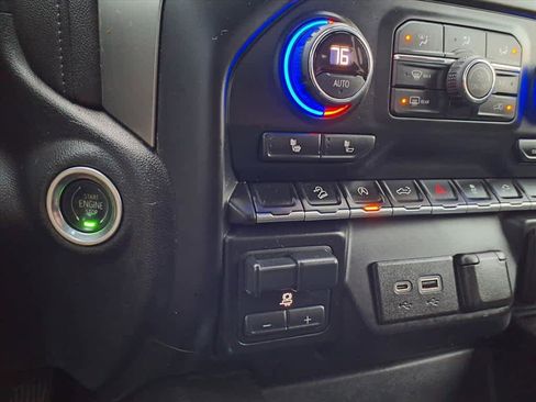 Used 2020 Chevrolet Silverado 1500 RST image 17