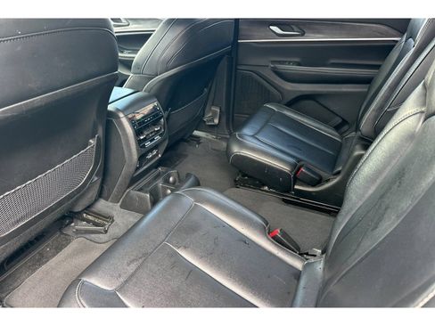 Used 2023 Jeep Grand Cherokee L Limited AWD/4WD image 12