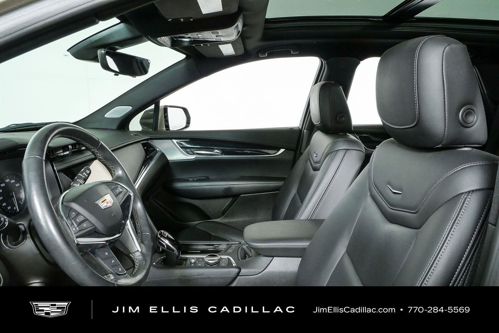 Used 2023 Cadillac XT5 Premium Luxury w/ Technology Package FWD image 5