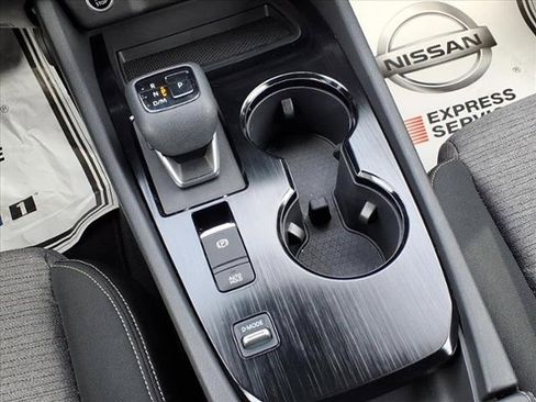 Certified 2023 Nissan Rogue SV image 25