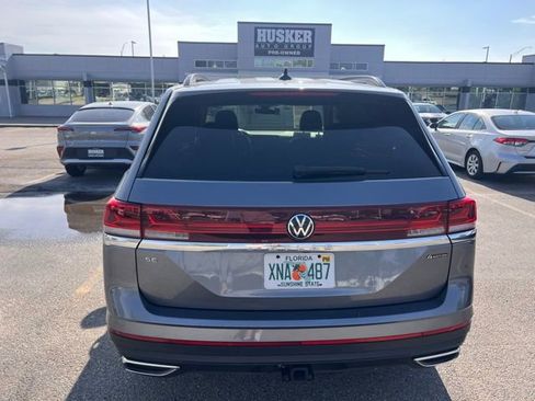 Used 2024 Volkswagen Atlas SE AWD/4WD image 4