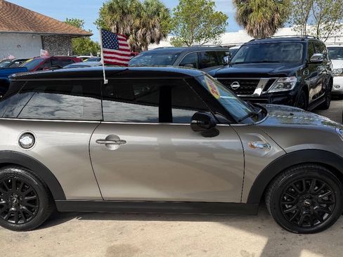 Used 2018 MINI Cooper S FWD image 4
