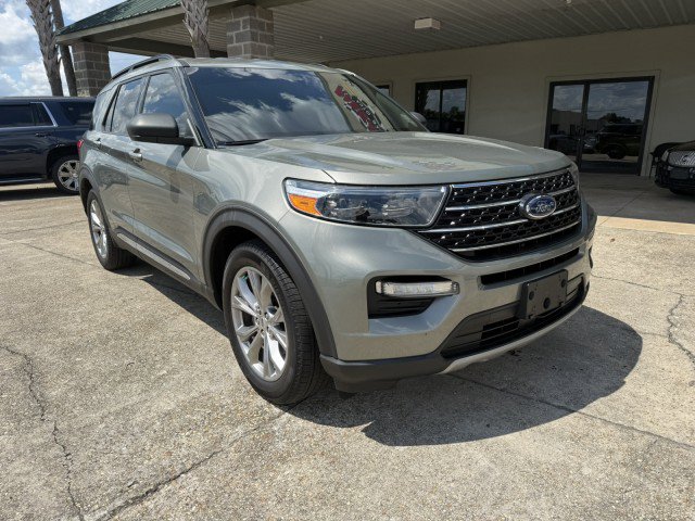 Used 2020 Ford Explorer XLT w/ Equipment Group 202A RWD image 2