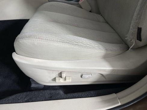 Used 2011 Subaru Outback 2.5i Premium w/ All-Weather Pkg image 13