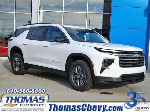 New 2026 Chevrolet Traverse LT image 1