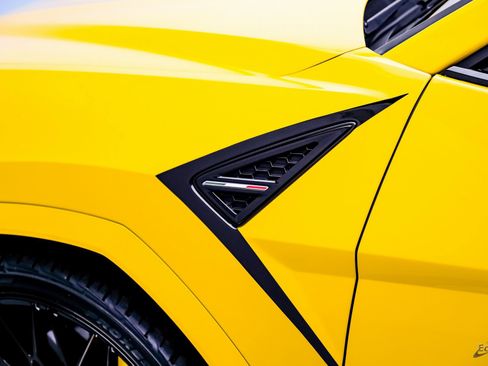 Used 2021 Lamborghini Urus image 33