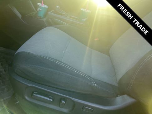 Used 2021 Toyota Tacoma TRD Sport w/ Technology Package image 12