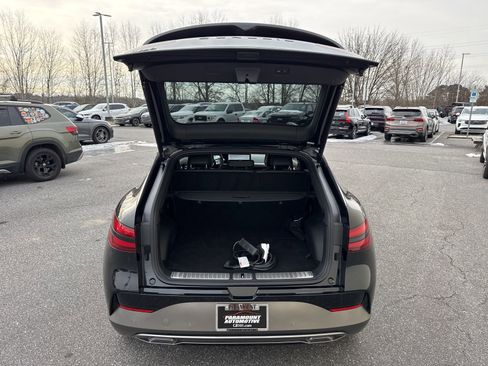 Used 2025 Genesis GV60 RWD image 11