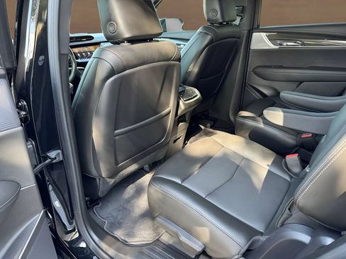 Certified 2024 Cadillac XT6 Sport w/ Technology Package AWD/4WD image 17