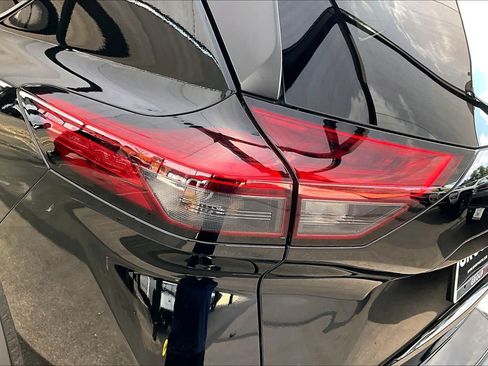 Certified 2025 Nissan Rogue SV AWD/4WD image 28