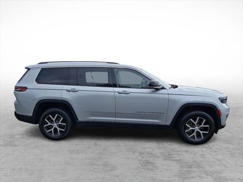 Certified 2023 Jeep Grand Cherokee L Limited AWD/4WD image 6