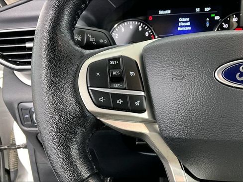 Used 2021 Ford Explorer XLT w/ Equipment Group 202A RWD image 18