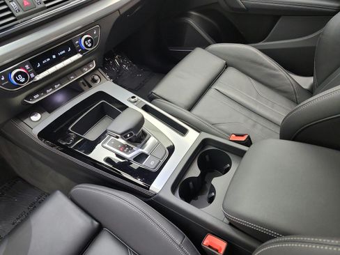 Used 2023 Audi Q5 2.0T Premium Plus w/ Premium Plus Package AWD/4WD image 11