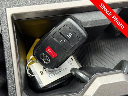 Used 2025 Toyota Tacoma SR AWD/4WD image 30