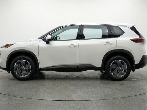Used 2025 Nissan Rogue SV image 5