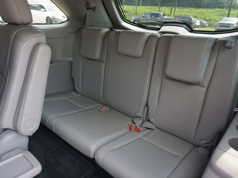 Used 2015 Toyota Highlander Limited w/ Driver Technology Package FWD image 17