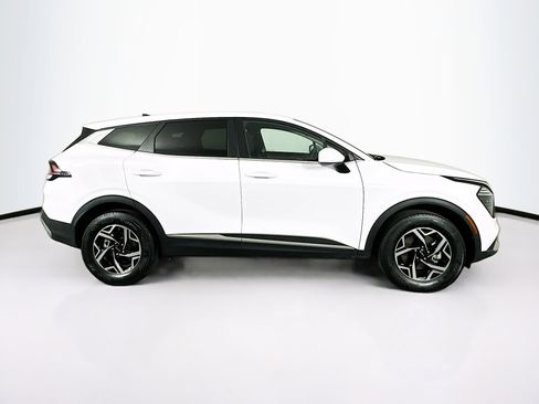 Used 2025 Kia Sportage LX AWD/4WD image 10