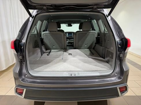 Used 2019 Toyota Highlander Limited FWD image 11