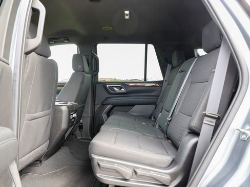 Used 2022 GMC Yukon SLE w/ Gmc Pro Safety Plus Package AWD/4WD image 35