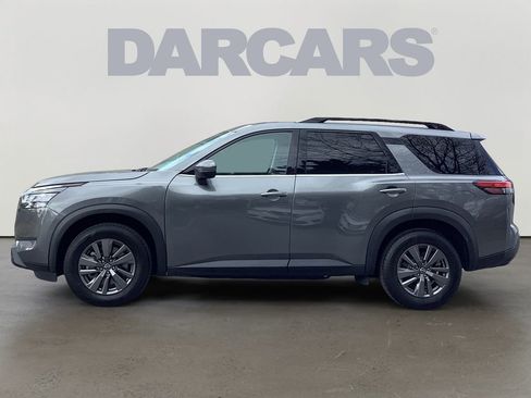 Used 2022 Nissan Pathfinder SV image 4